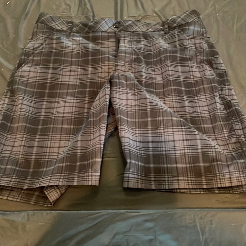 Mens golf shorts - black /plaid